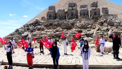 ADIYAMAN - 19 Mayıs Atatürk'ü Anma, Gençlik ve Spor Bayramı Nemrut Dağı zirvesinde kutlandı