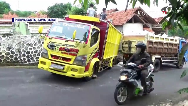 Akibat Tak Kuat Menanjak, Truk Pengangkut Kapur di Purwakarta Tabrak Tembok Rumah Warga