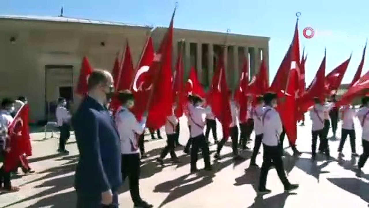 Yurtta 19 Mayıs coşkusu: İlk tören Anıtkabir'de yapıldı