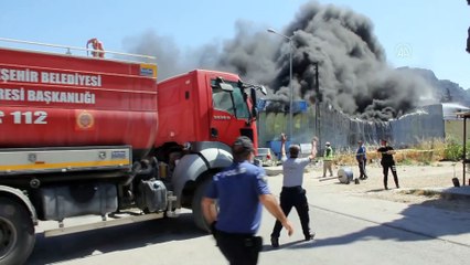 HATAY - İzolasyon malzemesi üretim atölyesinde çıkan yangın söndürüldü