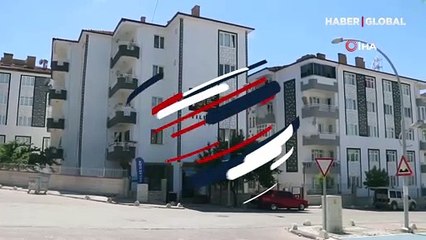 Apartmanda dikkat çeken Kemal Sunal detayı