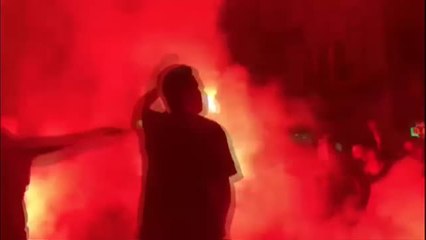Los aficionados del Mallorca, desatados tras conocerse el ascenso del equipo a Primera