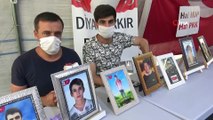 HDP önündeki aileler kararlılıkla çocuklarını terör örgütü PKK'nın elinden kurtarmak için eylemde