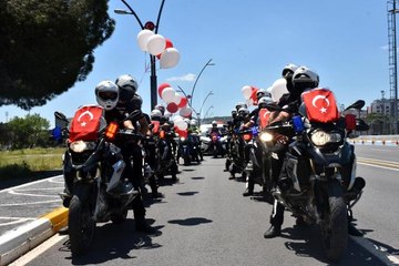 Balıkesir'de 19 Mayıs korteji
