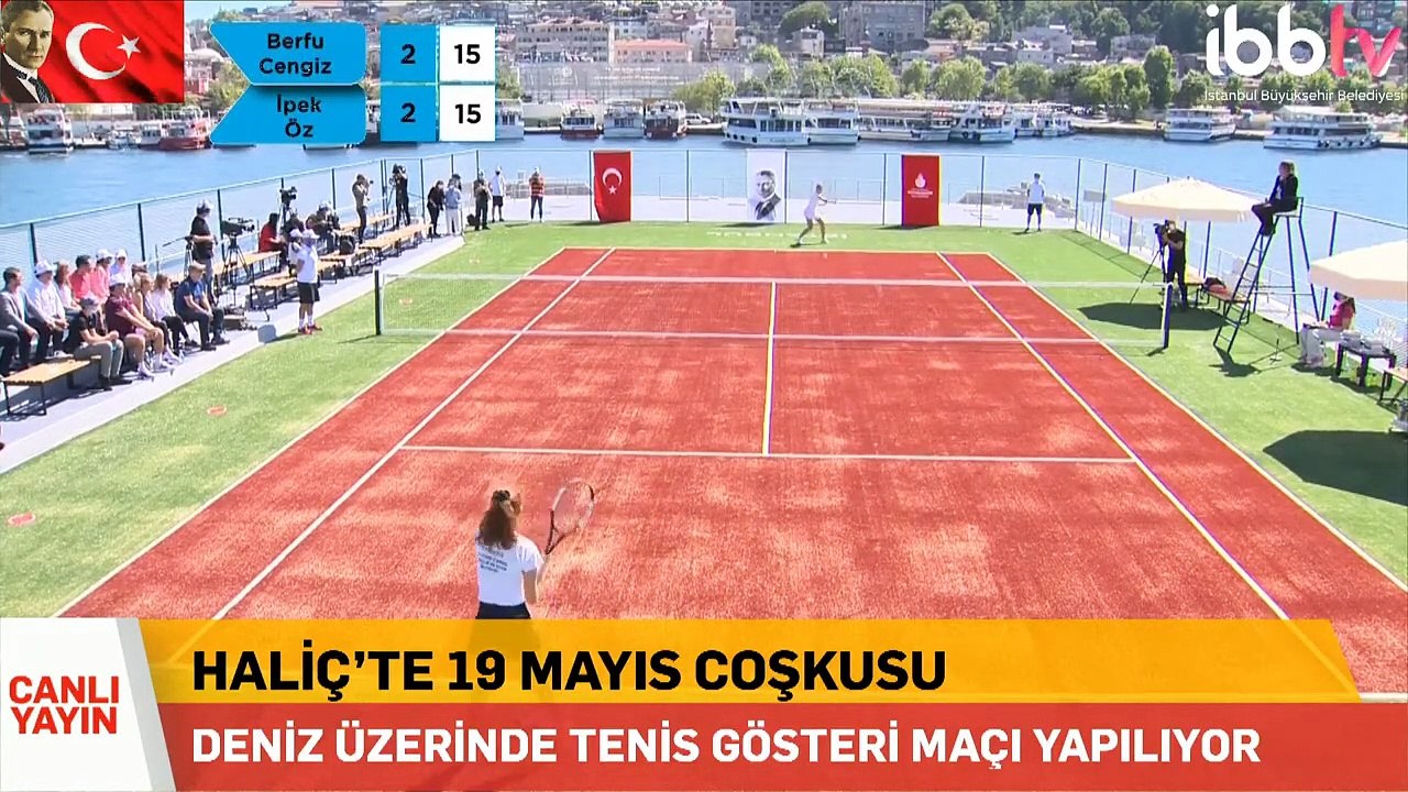 Ekrem İmamoğlu ve Dilek İmamoğlu'ndan 19 Mayıs'...