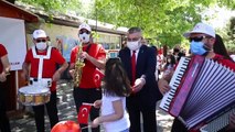 KIRKLARELİ - Bando takımındaki müzik öğretmeninin 'maske duyarlılığı' takdir topladı