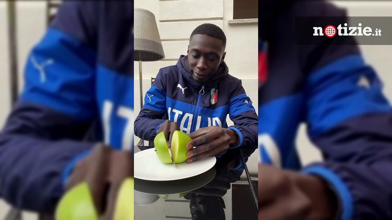 Chi è Khaby Lame, il tiktoker italiano più seguito di Mark Zuckerberg che fa video comici sui social