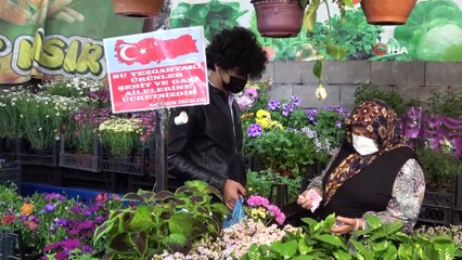 Çiçekçi gençten gönülleri ısıtan hareket