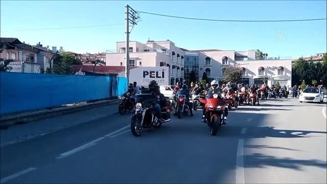 Vezirköprü Motor Sporları Kulübü üyeleri 19 Mayıs için kortej oluşturdu