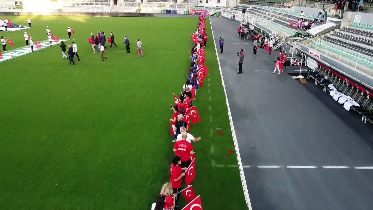 DENİZLİ - Ege Bölgesi'nde saat 19.19'da İstiklal Marşı okundu