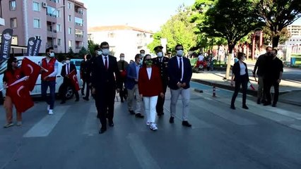 Saat 19.19'da İstiklal Marşı okundu