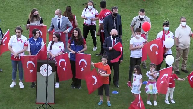 MANİSA - Saat 19.19'da İstiklal Marşı okundu