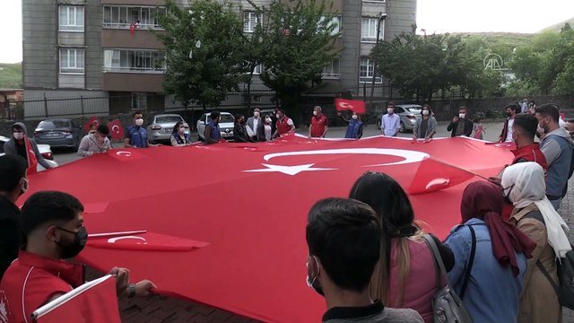 BİTLİS - Saat 19.19'da İstiklal Marşı okundu