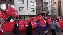 Bitlis’te Türk Bayrağı eşliğinde İstiklal Marşı etkinliği