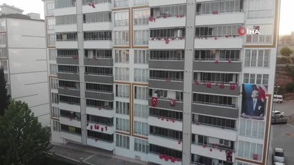 Bayraklar ve balonlarla süslenen mahallede 19 Mayıs kutlaması