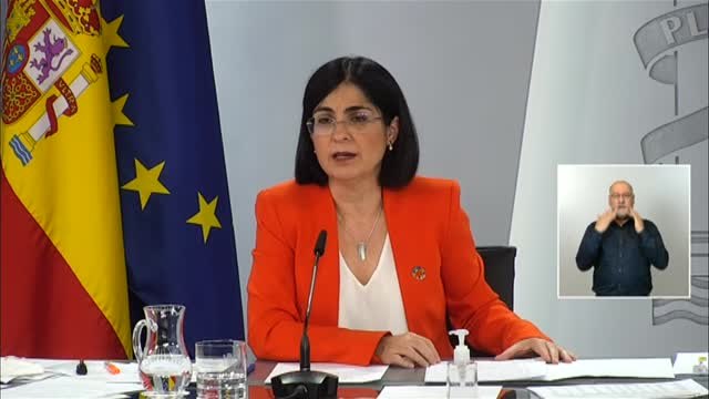 Darias: No es una cuestión de elección; la decisión de la Comisión de Salud Pública es pinchar Pfizer