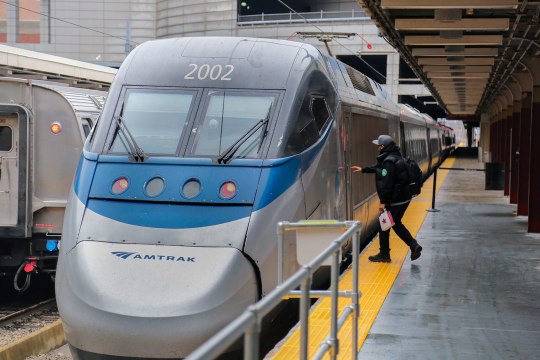 Amtrak Giving Students 15% Off Fares From Now Through the End of the Year