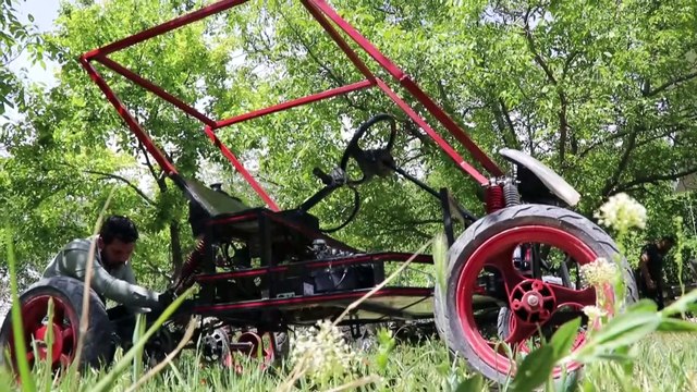 ELAZIĞ - İki arkadaş scooter motoru kullanarak engebeli araziler için araç tasarladı