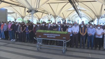 Türkücü Oğuz Yılmaz Ankara'da son yolculuğuna uğurlandı