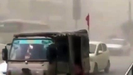 Pakistan'da kum fırtınası can aldı: 5 ölü