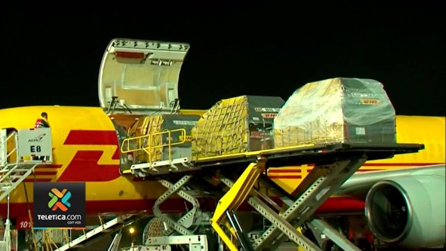 tn7-174330-vacunas-pfizer-llegaron-al-pais-200521