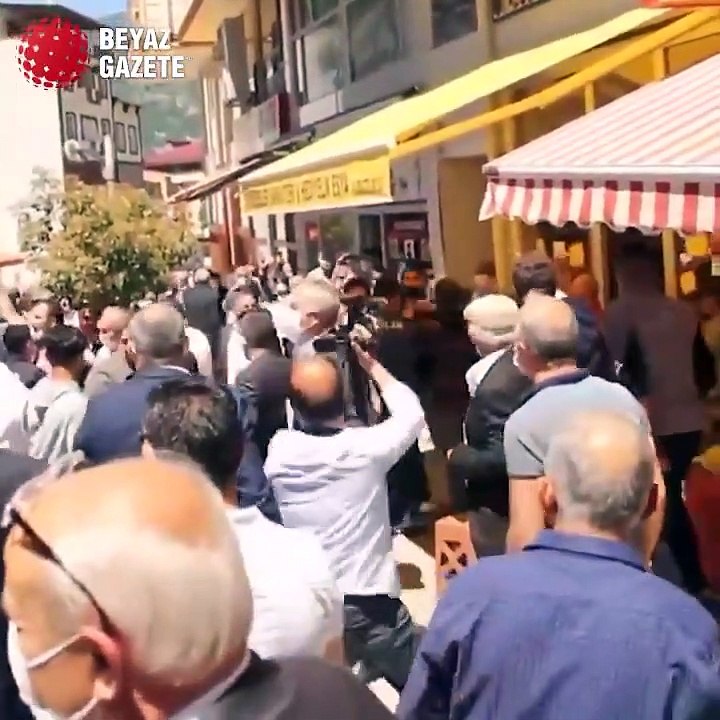 İYİ Partililer Rize esnafını yumrukladı