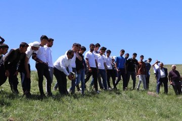 VAN'DA 'BAL YUVARLAMA' YARIŞMASI
