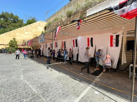 Lübnan'da yaşayan Suriyeliler, Suriye Devlet Başkanlığı seçimleri için oy kullandı