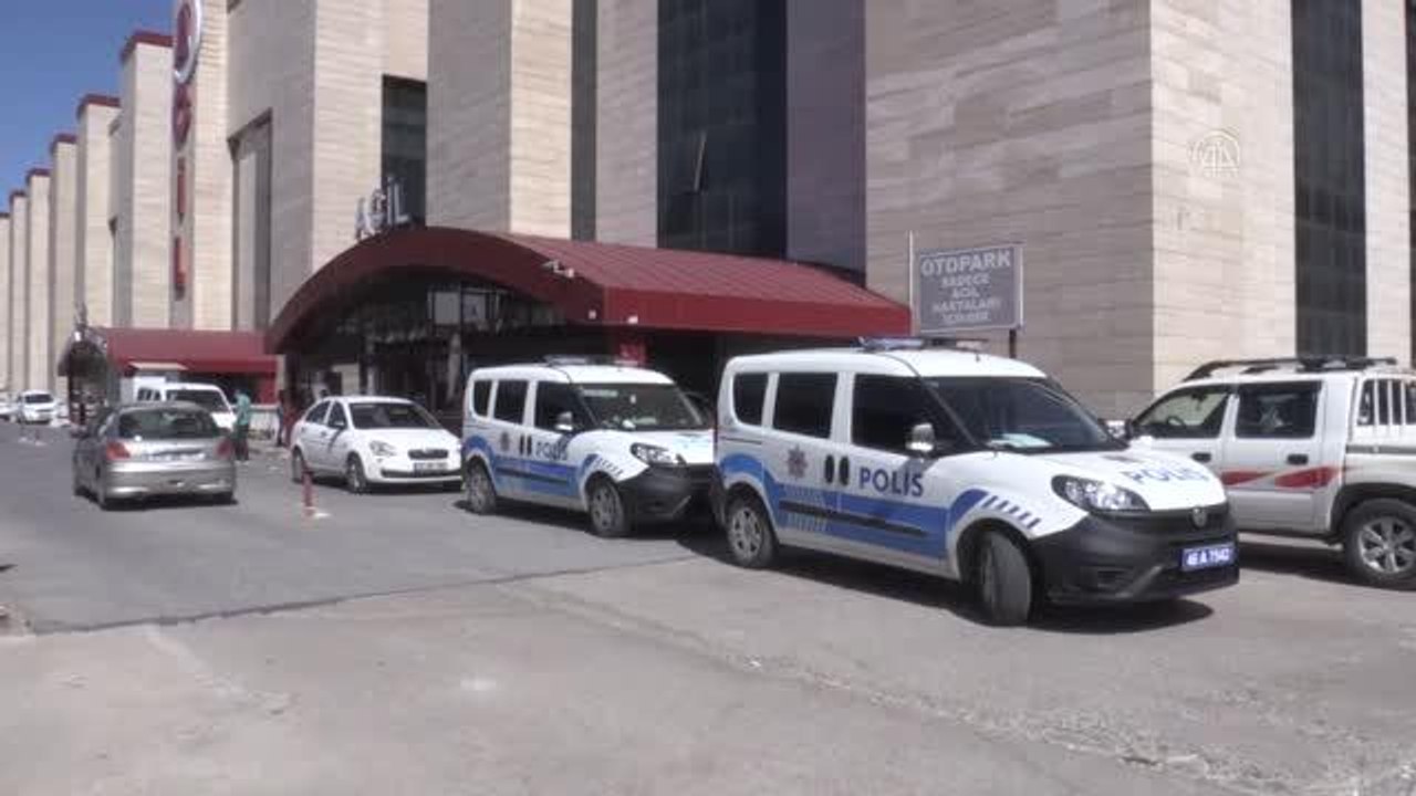 Son dakika: KAHRAMANMARAŞ - Akrabalar arasında çıkan silahlı kavgada 1 kişi öldü, 3 kişi yaralandı