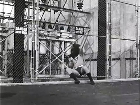 ATOM MAN VS SUPERMAN. Episode 2x13. [ Atom Man's Flying Saucers / Los Platillos Volantes de Atom Man ]