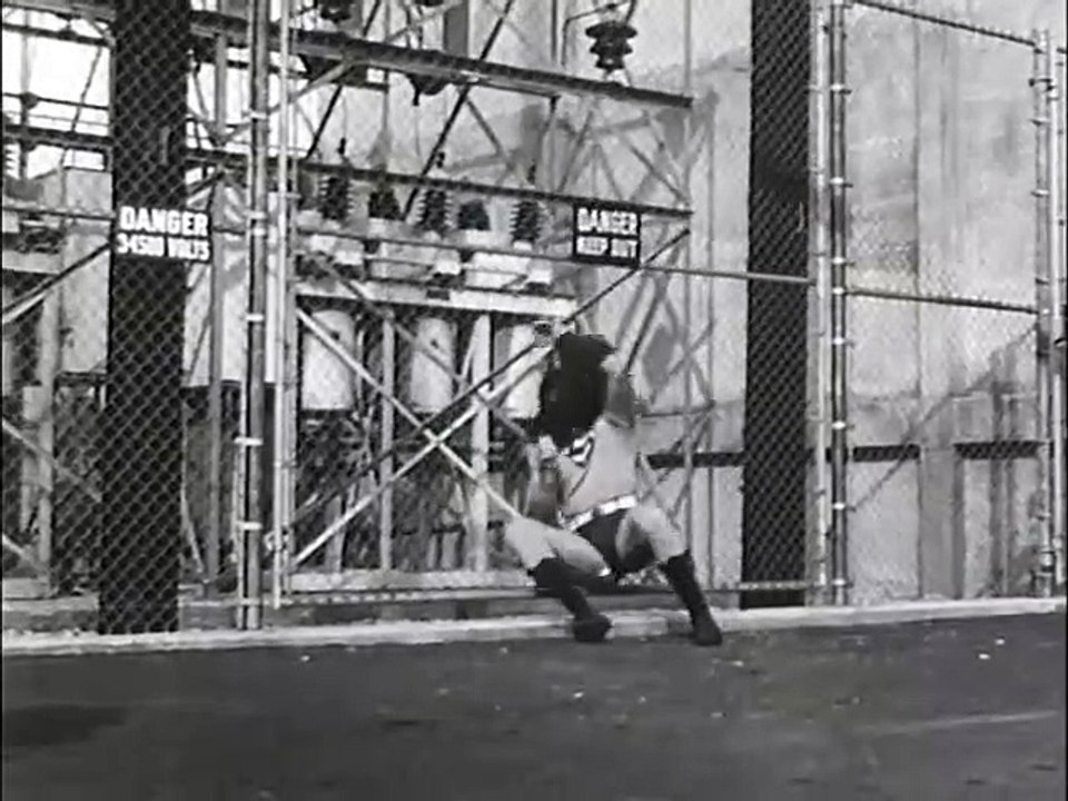 ATOM MAN VS SUPERMAN. Episode 2x13. [ Atom Man's Flying Saucers / Los Platillos Volantes de Atom Man ]