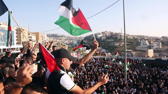 KUDÜS - İsrail polisinin müdahalesi sonucu hayatını kaybeden Filistinli genç son yolculuğuna uğurlandı