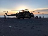 Azerbaycan bayraklı helikopter Giresun'da plaja acil iniş yaptı