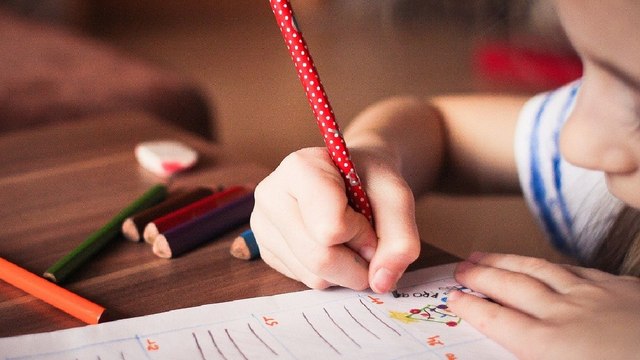 Niños afectados por falta de suministros PAE