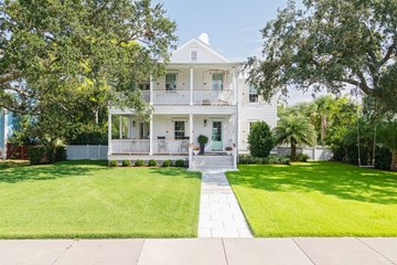 A Thoughtful Renovation Preserves the Beauty and Character of This Sullivan’s Island Home