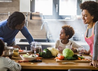 Ways to Get Your Family Cooking Together This Holiday