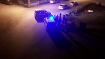 Kısıtlama saatinde dışarıda olan gençler polislere yakalandı