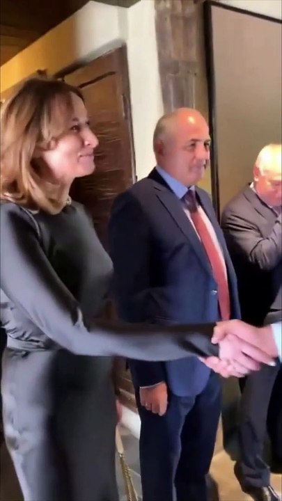 Башар Асад встретился в неформальной обстановке...