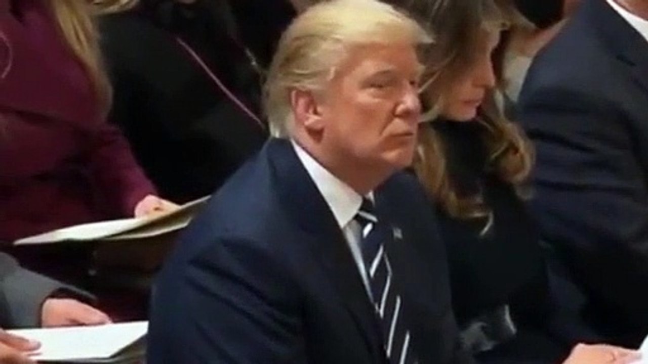 Trump, Kuran'ı Kerim dinledi