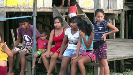 Дети в Амазонии - побочные жертвы пандемии