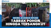 Mobil Avanza Hitam di Karanganyar Tabrak Pohon, Tersangkut di Selokan