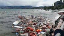 İZMİR - Dikili'de fırtına nedeniyle 10 balıkçı teknesi battı