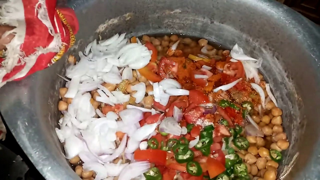 Delicious chane ki daal ka salan please subscribe us