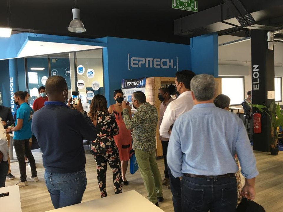 Régionales: Vanessa Miranville en visite au campus Epitech, "symbole de l'excellence de la jeunesse réunionnaise"