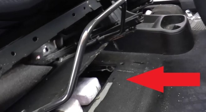 Trapani - Droga nascosta sotto sedili auto: arrestata coppia palermitana (21.05.21)