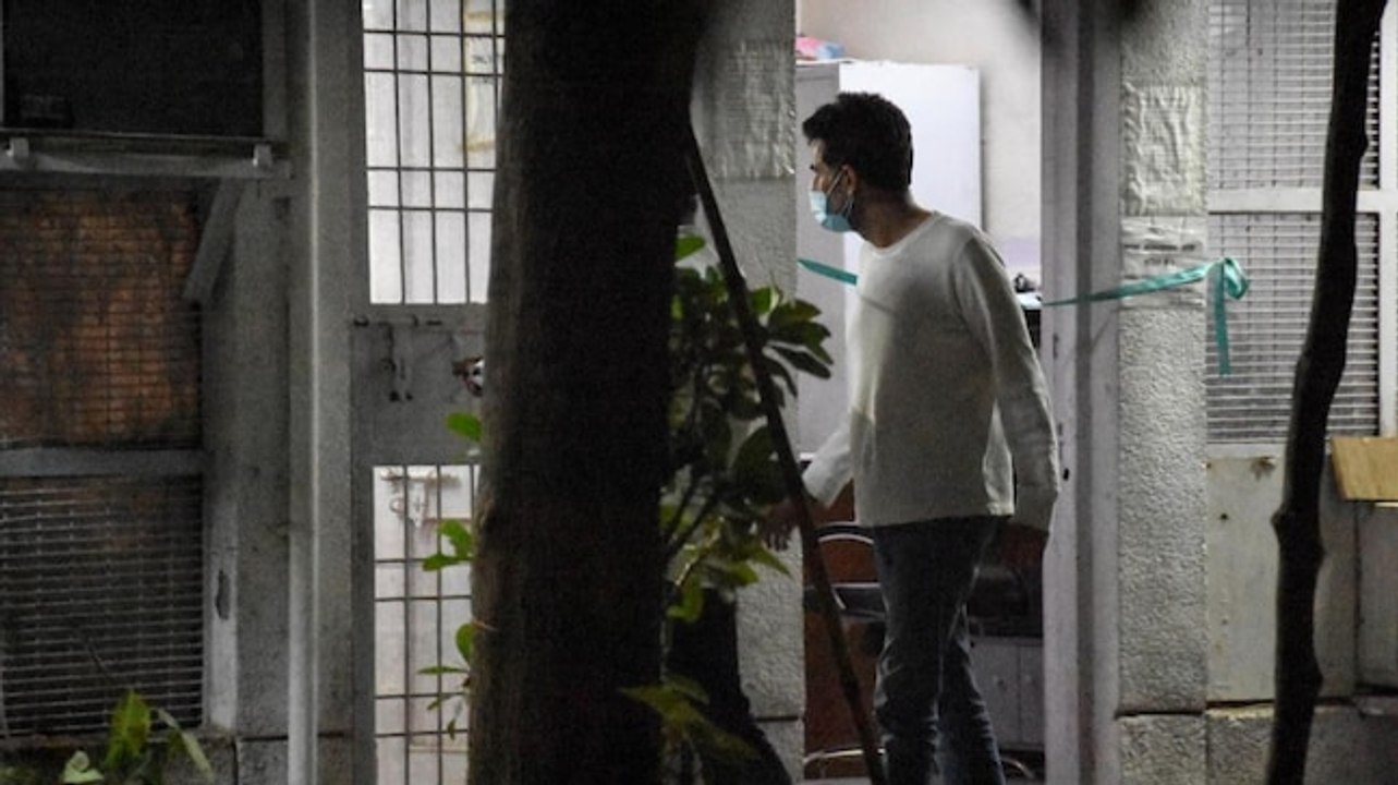 Oxygen concentrators hording: ED raids Delhi Businessman Navneet Kalra's residence