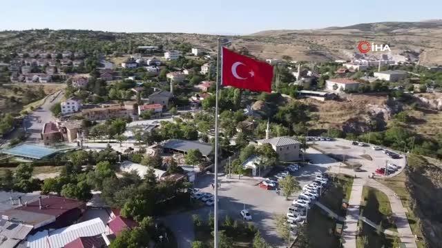 Elazığ'ın turizme açılan kapısı Harput'a ziyaretçiler gelmeye başladı- Elazığ'ın Turizminde göz bebeği konumunda yer alan medeniyetler beşiği tarihi...