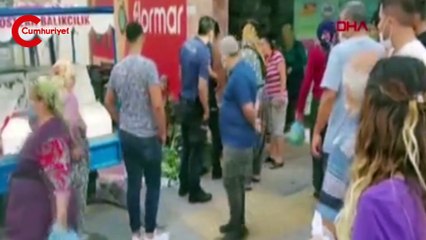 Kaldırımda sebze satan kadınlar arasında yer kavgası çıktı