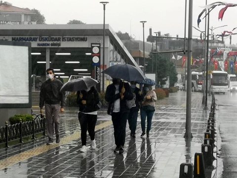 İstanbullular yağmura hazırlıksız yakalandı