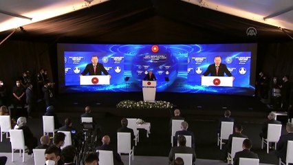 Descargar video: İSTANBUL - Cumhurbaşkanı Erdoğan: 'Tüm dünya mazlumları güçlü bir Türkiye'nin ayağa kalktığı, kalkacağı günü bekliyor'